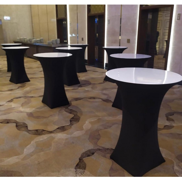 Коктейльный стол D70*H105см с черной стрейч-скатертью круглый 02-160BK в аренду. Фото 5