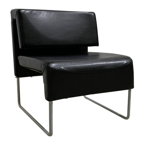 Кресло черное из экокожи 04-021BK в аренду в Москве
