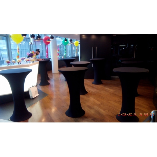 Коктейльный стол D70*H105см с черной стрейч-скатертью круглый 02-160BK в аренду. Фото 3