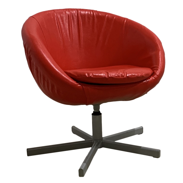 Кресло Скрувста красное из экокожи 04-072 в аренду
