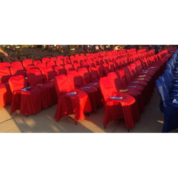 Чехол банкетный для стула Изо красный из ткани 19-298RD в аренду в Москве. Фото 1