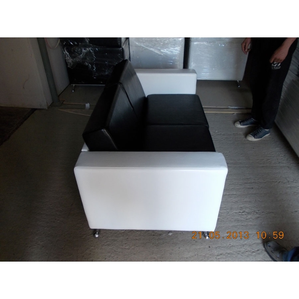 Диван Cube бело-черный из экокожи 03-033BK в аренду. Фото 2
